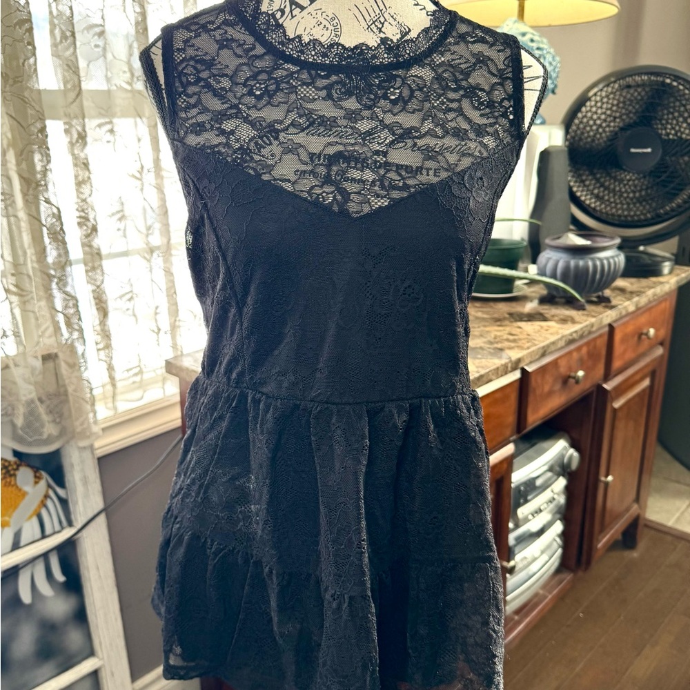 Elegant Black Lace Peplum Tank Top